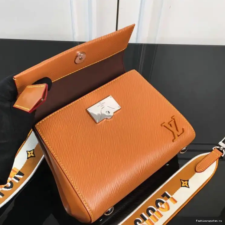 Fashionrepsfam ru 2208DJ0016 Bag LV 0815